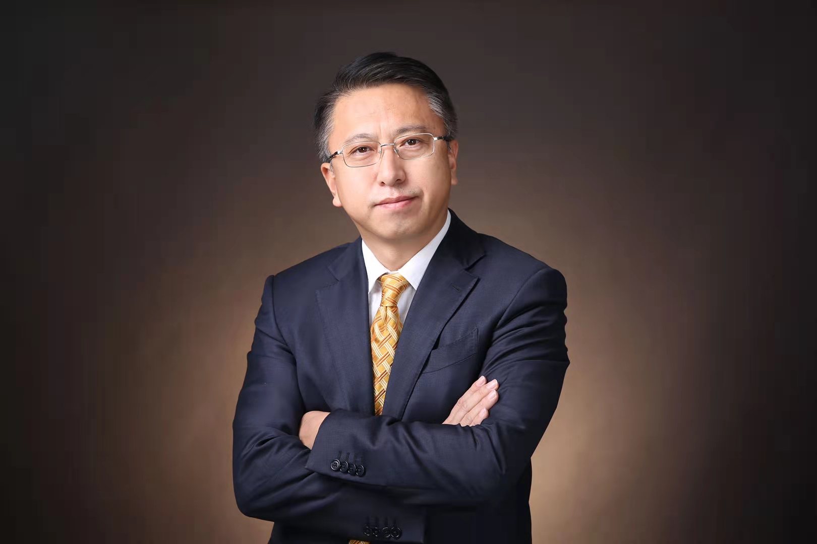 傅穹